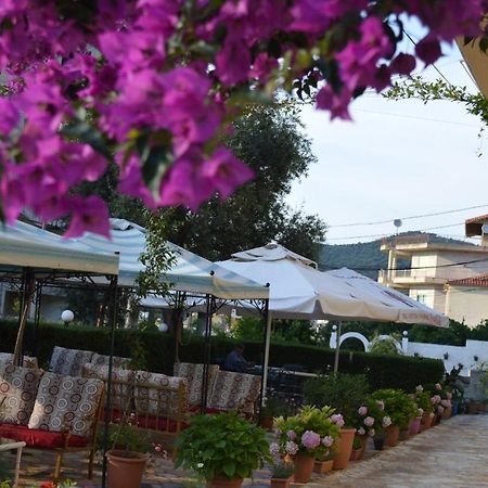 Hotel Ridal فلورا المظهر الخارجي الصورة